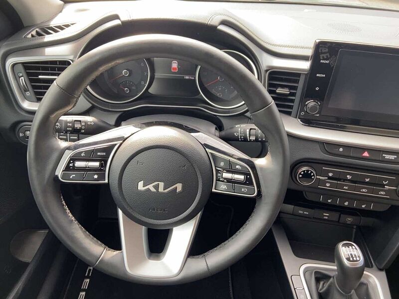 Kia Ceed / cee'd Edition 7 1.0 T-GDI Emotion Kamera CarPlay SitzHzg