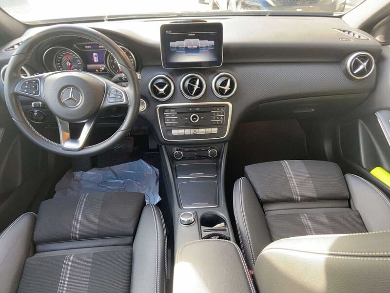 Mercedes-Benz A 180 1.6 BlueEfficiency Business Urban