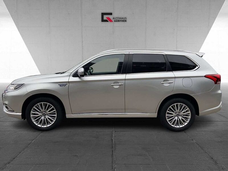 Mitsubishi Outlander Top Plug-in Hybrid 2.4 4WD Kamera