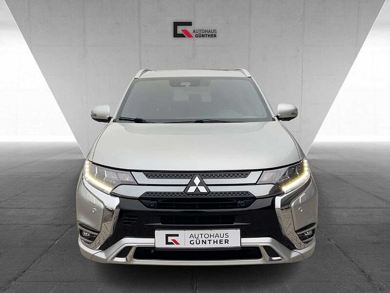 Mitsubishi Outlander Top Plug-in Hybrid 2.4 4WD Kamera